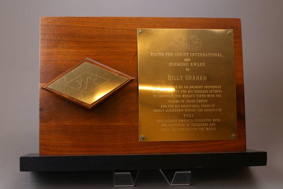 Youth for Christ International Diamond Award given to Billy Graham